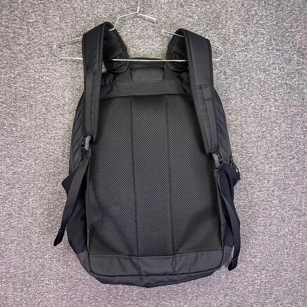 Timbuk2 backpack features